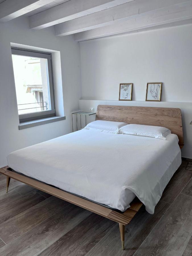 Absentia 1763 Garda Boutique Home - Lake Front Brenzone sul Garda Exterior foto